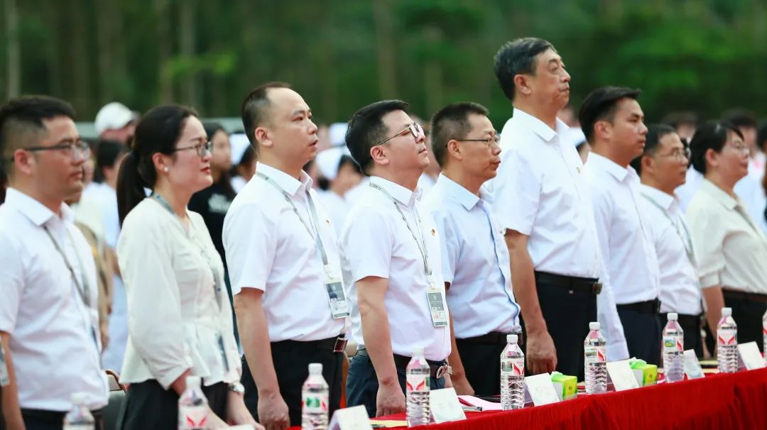 广西英华国际职业学院引领广大青年学生坚定听党话,永远跟党走纪念新