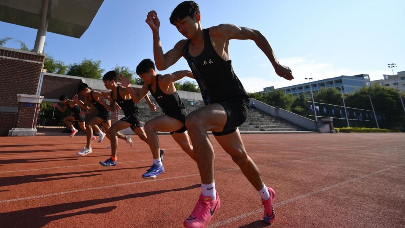 广西英华国际职业学院第七届校运会打破34项校内记录！